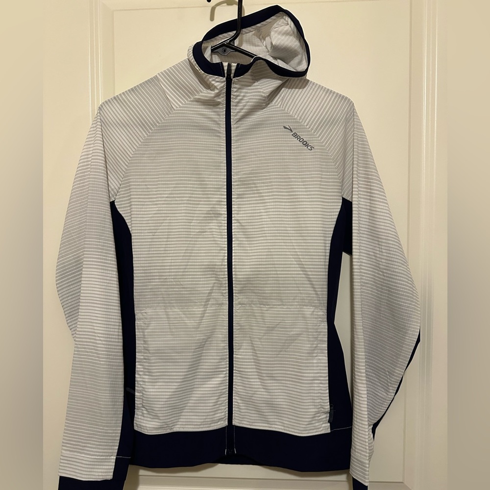 Brooks Running Jacket. Ladies M.